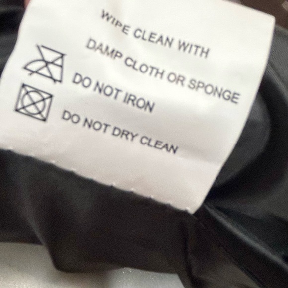 Robert Phillipe Graffiti Print Faux Leather Cropped Motorcycle Jacket Size M Stu - Picture 12 of 15